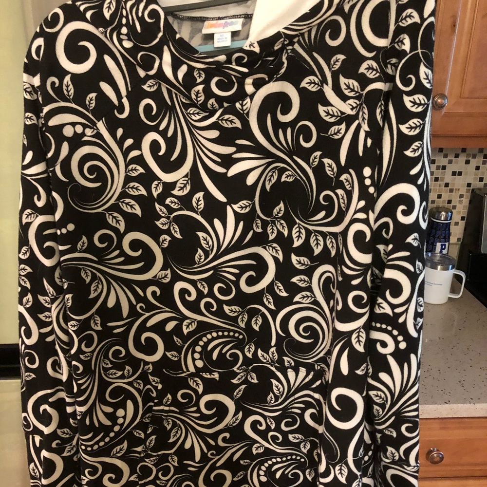 Beautiful black and white Lularoe Amber hoodie!